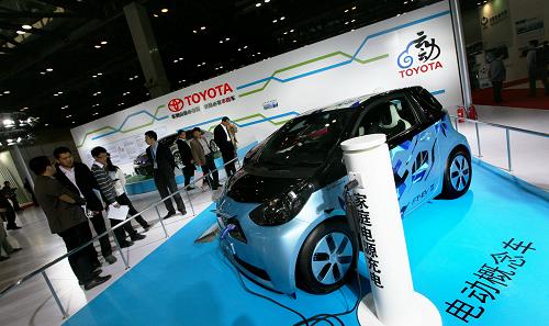 2013中國國際汽車新能源及技術(shù)應(yīng)用展覽會(huì)開幕 新能源技術(shù)引領(lǐng)未來